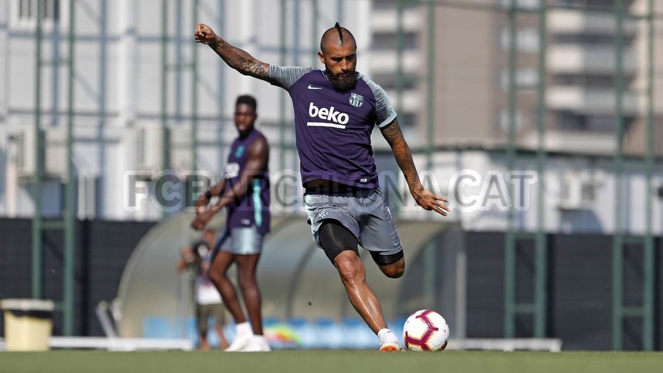 Vidal mỉa mai chức vô địch Champions League của Real Madrid - Bóng Đá
