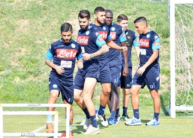 Napoli tập luyện - Bóng Đá