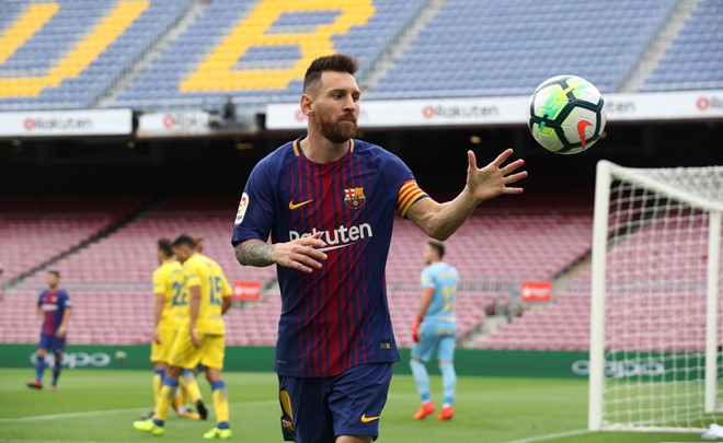 Vừa đến Tây Ban Nha, Ronaldo đã 'tự sướng' ngay với bạn gái Georgina - Bóng Đá