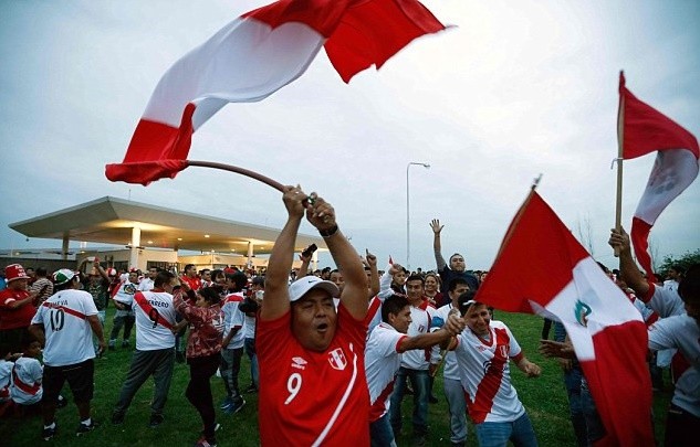 CĐV Peru gây náo loạn tại Argentina - Bóng Đá