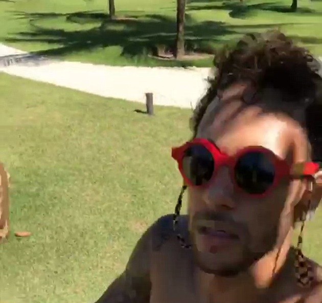 Du hí phương Đông, Neymar vẫn không quên rèn thể lực - Bóng Đá
