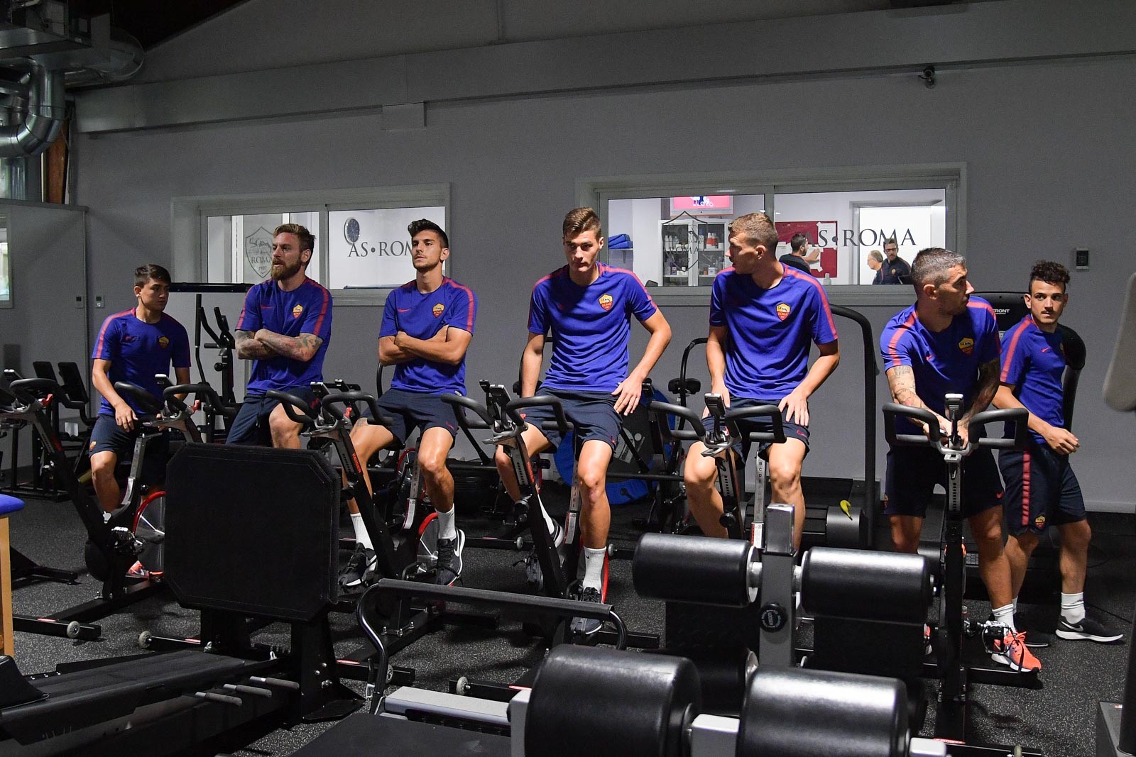 AS Roma tập luyện - Bóng Đá