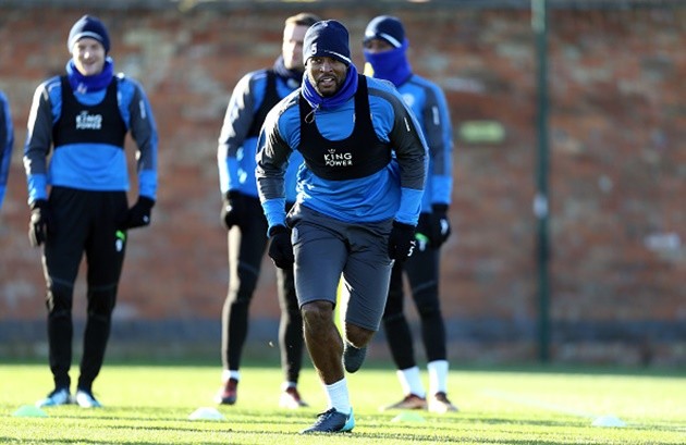 Vừa tạo siêu phẩm, Mahrez đã lao đầu vào tập chạy - Bóng Đá