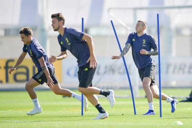 Xuất hiện điềm gỡ khiến CĐV Juventus lo âu trước cuộc thư hùng với Man Utd - Bóng Đá