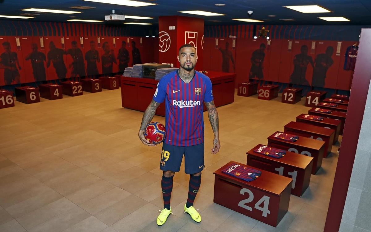 boateng ra mắt cđv - Bóng Đá