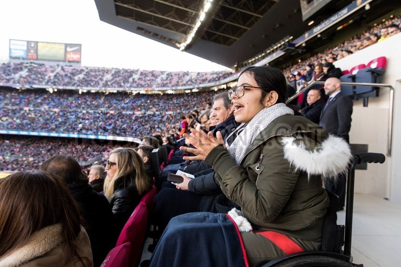 Barca chào đón vị khách đặc biệt dịp Giáng sinh - Bóng Đá
