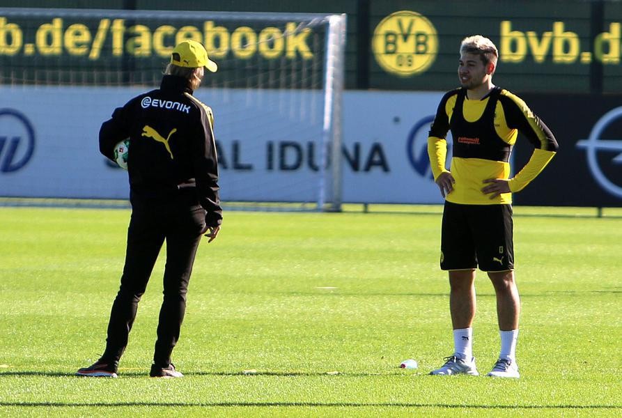 Các sao Dortmund vui vẻ trước khi 'chia tay' nhau - Bóng Đá