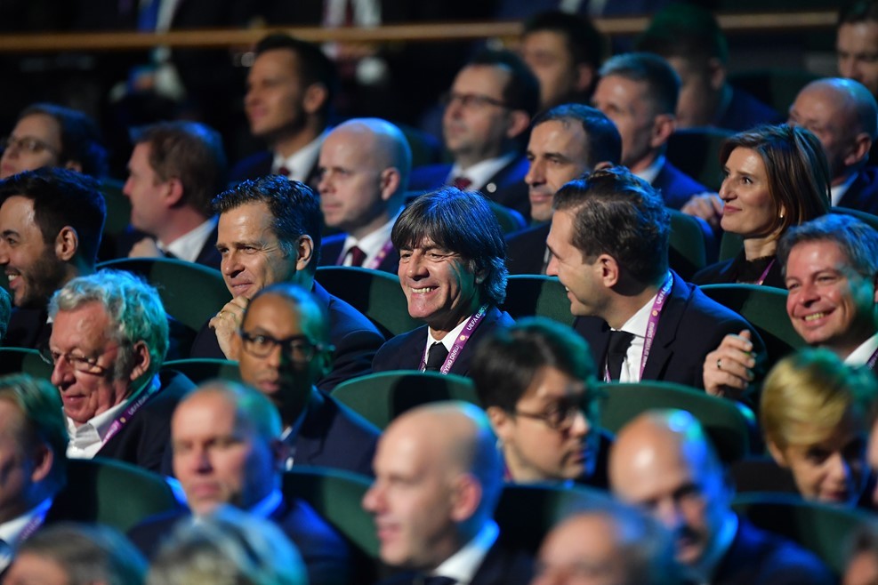 Bốc thăm vòng loại EURO 2020: Nhà vô địch vào bảng tử thần; Duyên nợ Đức-Hà Lan - Bóng Đá