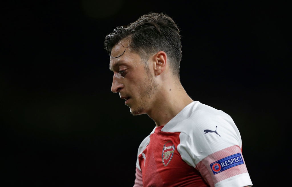 Ian Wright rips into Mesut Ozil with Thierry Henry comparison - Bóng Đá