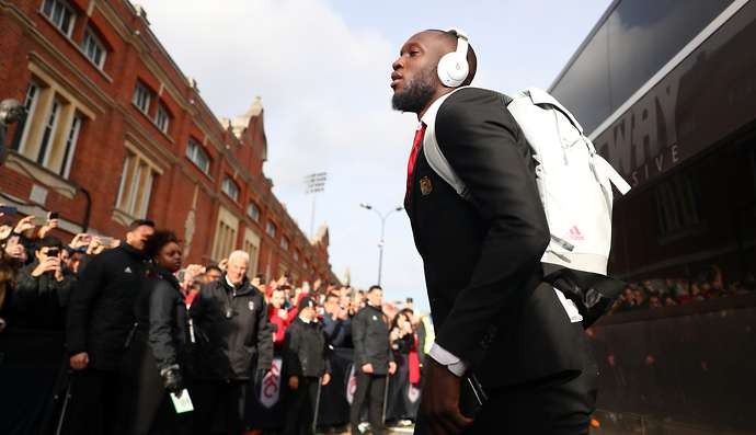 Người hâm mộ United chỉ trích Lukaku sau màn trình diễn trước Fulham - Bóng Đá