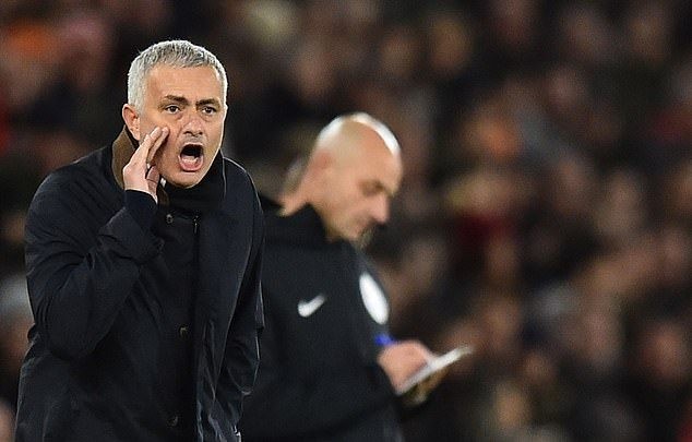 Pogba than phiền chiến thuật - Bóng Đá