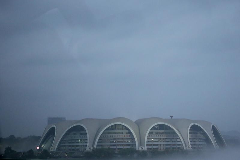 Vén màn bí mật bóng đá Bắc Triều Tiên (P4): Bóng tròn vẫn lăn trong trái tim tươi trẻ - Bóng Đá