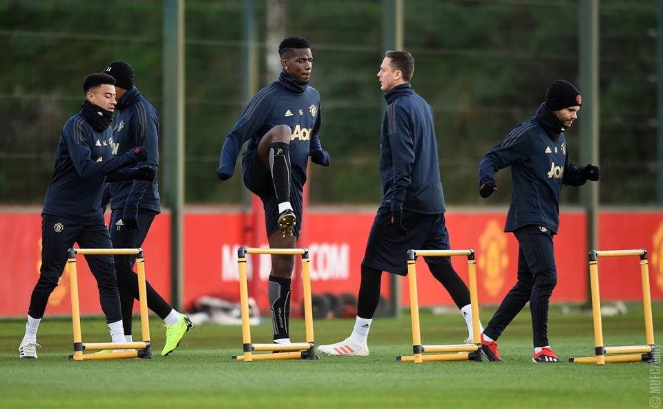 Man Utd tập luyện - Bóng Đá