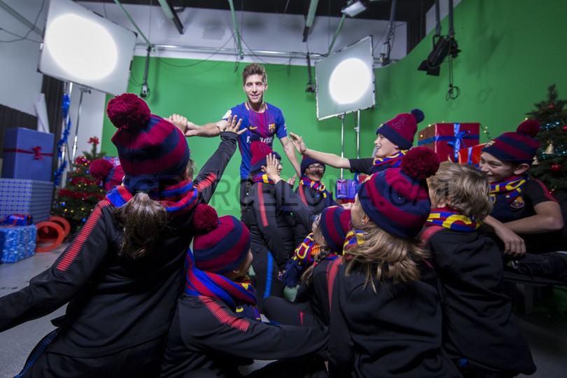barca ăn mừng giáng sinh - Bóng Đá