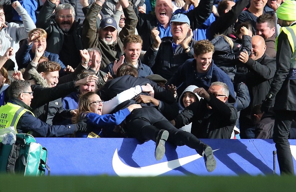 Hazard tả xung hữu đột, mang Chelsea về với top 4 quen thuộc - Bóng Đá