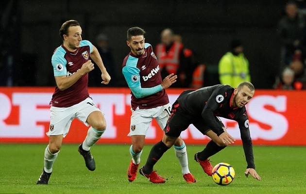 Giroud ngao ngán hát 