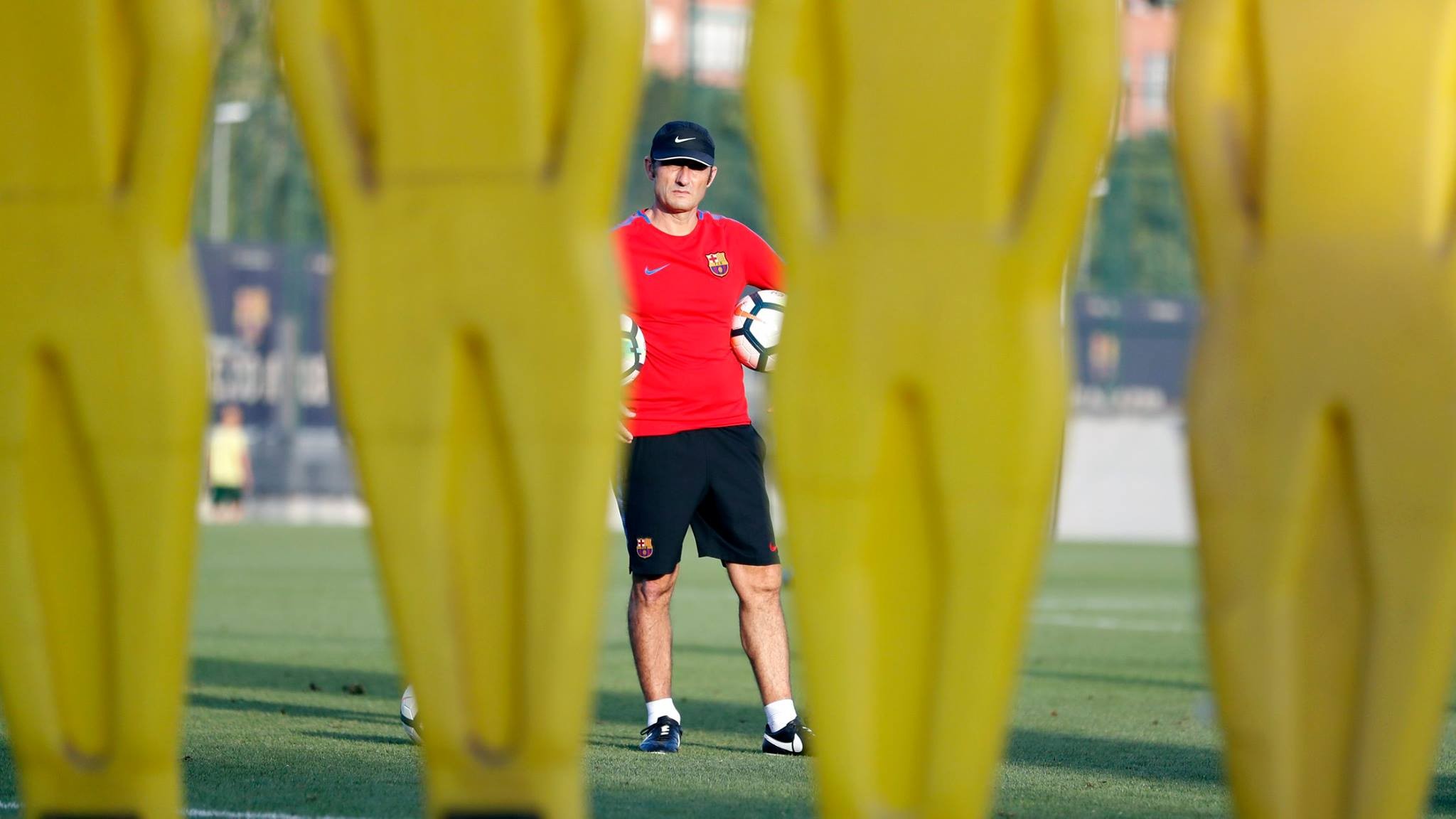 Ozil khiến fan nữ 