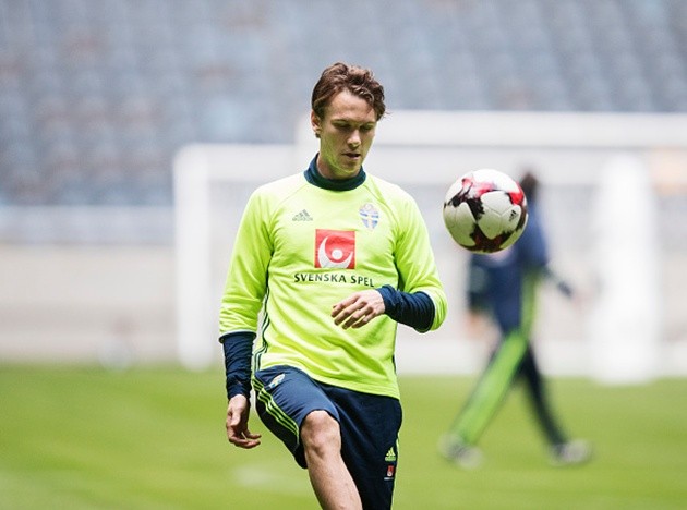 Buffon như minh tinh màn bạc trong ngày nhận giải 