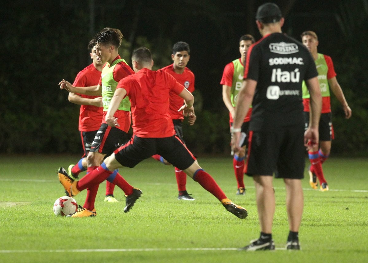 chile tập luyện - Bóng Đá