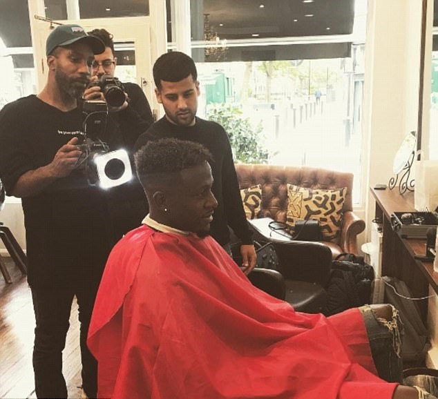 Ahmed Alsanawi - thợ cắt tóc đắt giá của Premier League - Bóng Đá