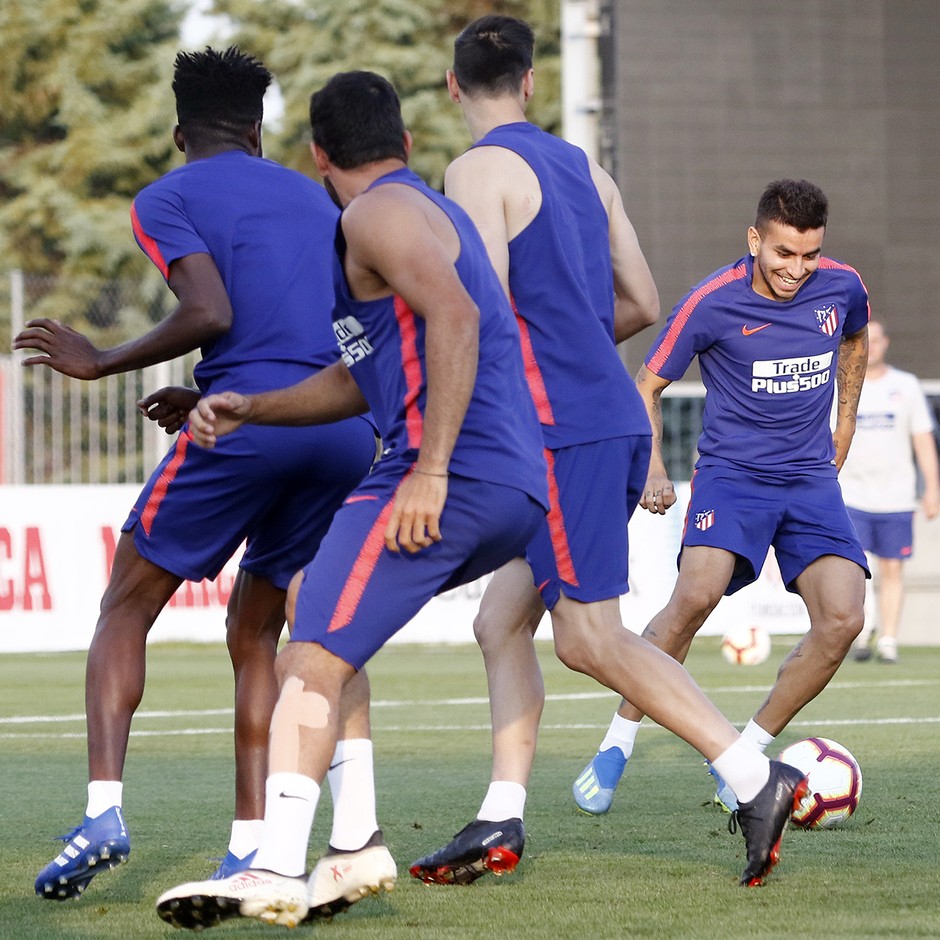 Lên đường về nhà, Hazard vẫn tỏ rõ vai trò thủ lĩnh - Bóng Đá