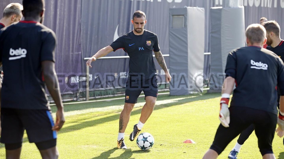 Vươn lên top 4, Wenger vẫn bị CĐV khắp thế giới 