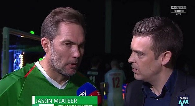 NÓNG: Cựu sao Man Utd ẩu đả ngay trên sóng truyền hình - Bóng Đá