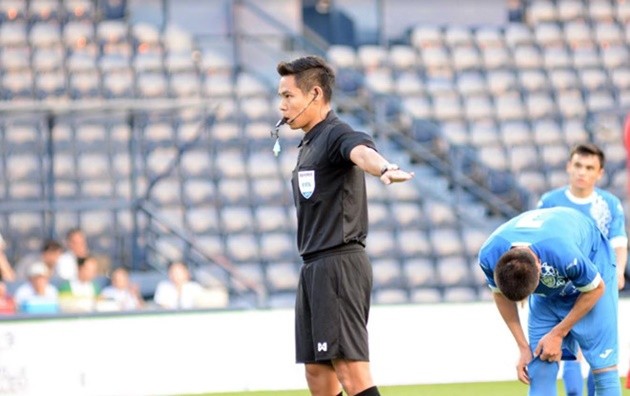 Xuân Trường ôm mặt tiếc nuối khi U23 Việt Nam phải tranh hạng Ba - Bóng Đá