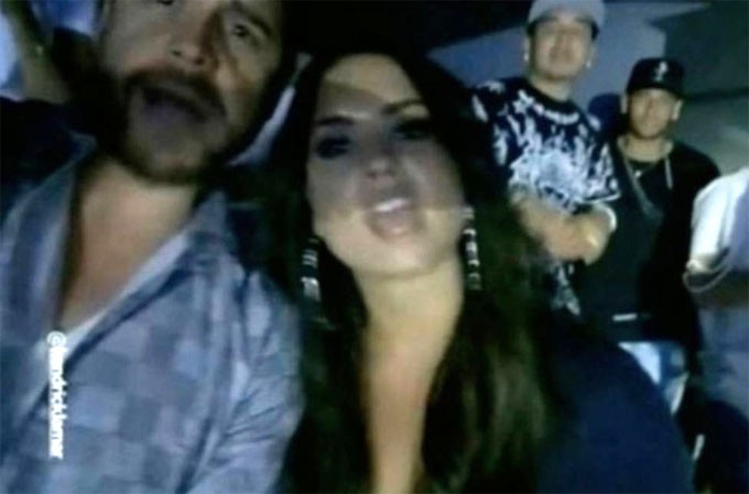 Hậu đại chiến, Neymar hẹn hò với ca sĩ Demi Lovato - Bóng Đá