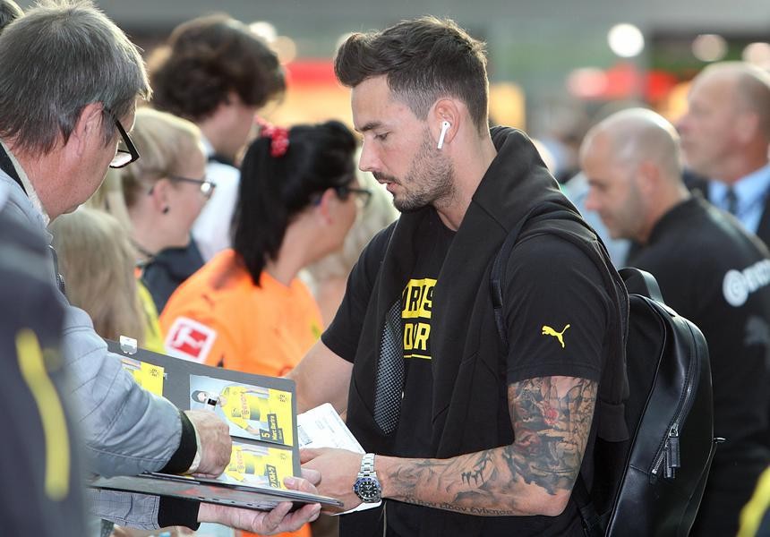 Nghe David Moyes động viên, Joe Hart bay lượn như chim trên sân tập  - Bóng Đá