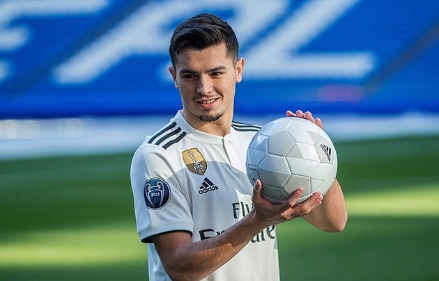 Tân binh đầu tiên ra mắt Real, Benzema có người chia lửa - Bóng Đá