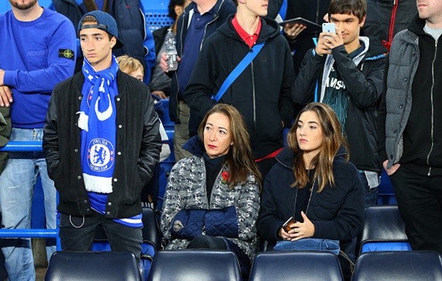 Mourinho rạng rỡ trong ngày sinh nhật 