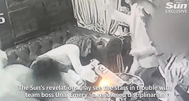 SỐC! Truyền thông phanh phui các cầu thủ Arsenal bay đêm với 