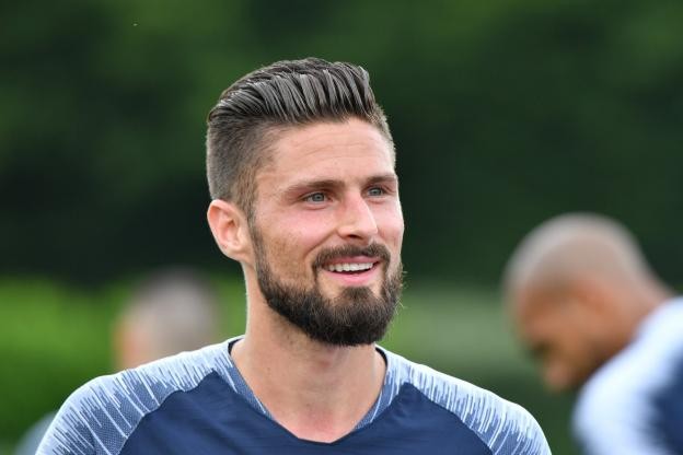 Giroud lồng tiếng phim Người nhện - Bóng Đá