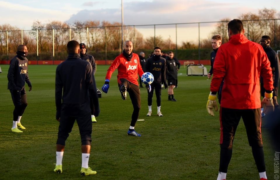 Man Utd tập luyện - Bóng Đá