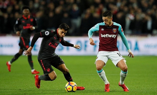 Giroud ngao ngán hát 