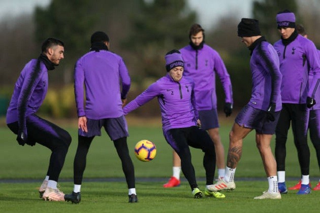 Vắng Kane, sân tập Tottenham vẫn rộn tiếng cười - Bóng Đá
