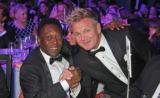 Antonio Conte bảnh bao trong lễ trao giải tại London - Bóng Đá