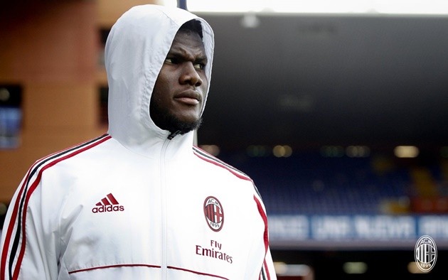 AC Milan tới sân - Bóng Đá