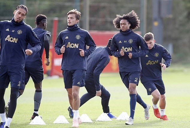 Sir Alex đến sân tập - Bóng Đá