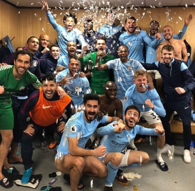 Ảnh man City lên đường  - Bóng Đá