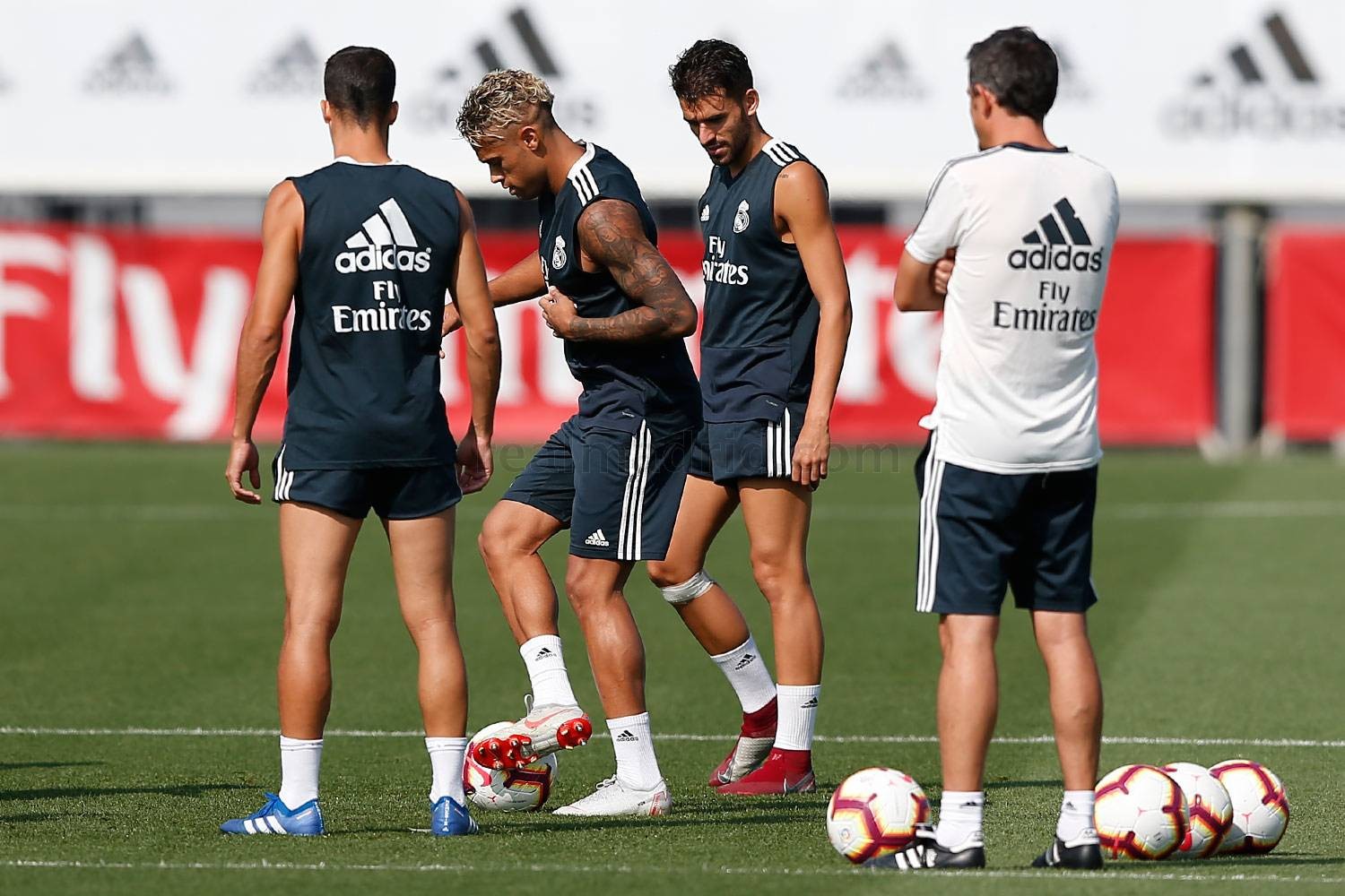 Xuất hiện điềm gỡ khiến CĐV Juventus lo âu trước cuộc thư hùng với Man Utd - Bóng Đá