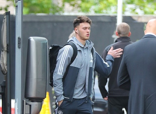 Luke Shaw rạng rỡ trong ngày hội quân của Quỷ đỏ - Bóng Đá