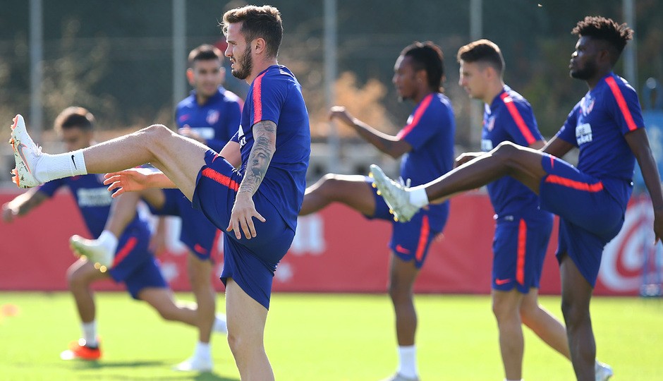 Sao Tottenham chăm chú nghe chỉ thị của Pochettino - Bóng Đá