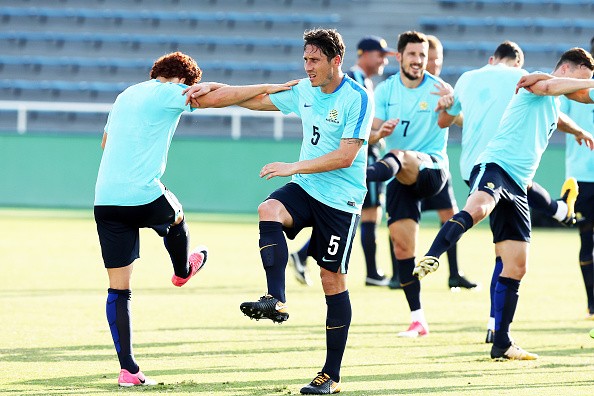 Cựu sao Everton căng thẳng trước giờ giành vé đến Nga - Bóng Đá