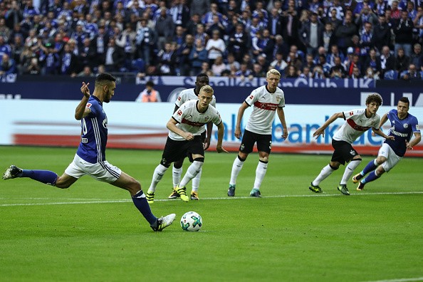 Schalke 3-1 Stuttgart: Hoàng đế xanh cho Thiên nga phơi xác - Bóng Đá