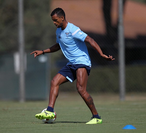 Nani 'quẩy' cực sung trên sân tập Lazio - Bóng Đá