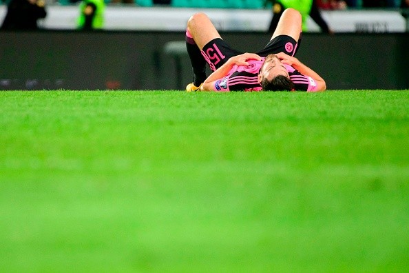 'Cầm vàng để vàng rơi', Scotland tức tưởi rời cuộc chơi - Bóng Đá