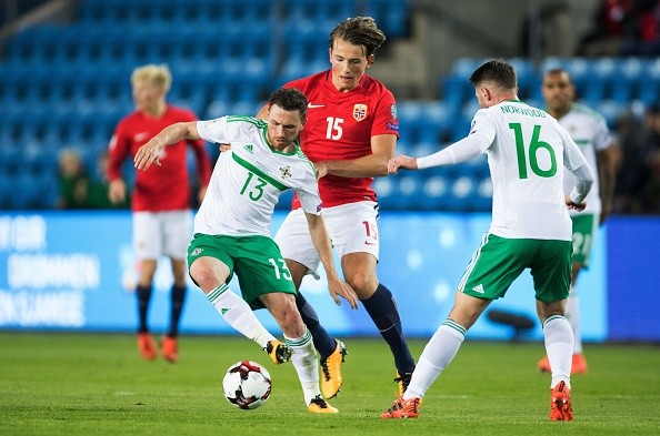 Thua vừa đủ Na Uy, cựu sao Man United cùng đồng đội có vé play-off - Bóng Đá