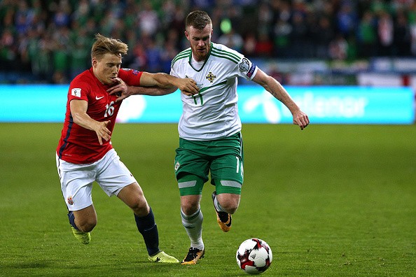 Thua vừa đủ Na Uy, cựu sao Man United cùng đồng đội có vé play-off - Bóng Đá